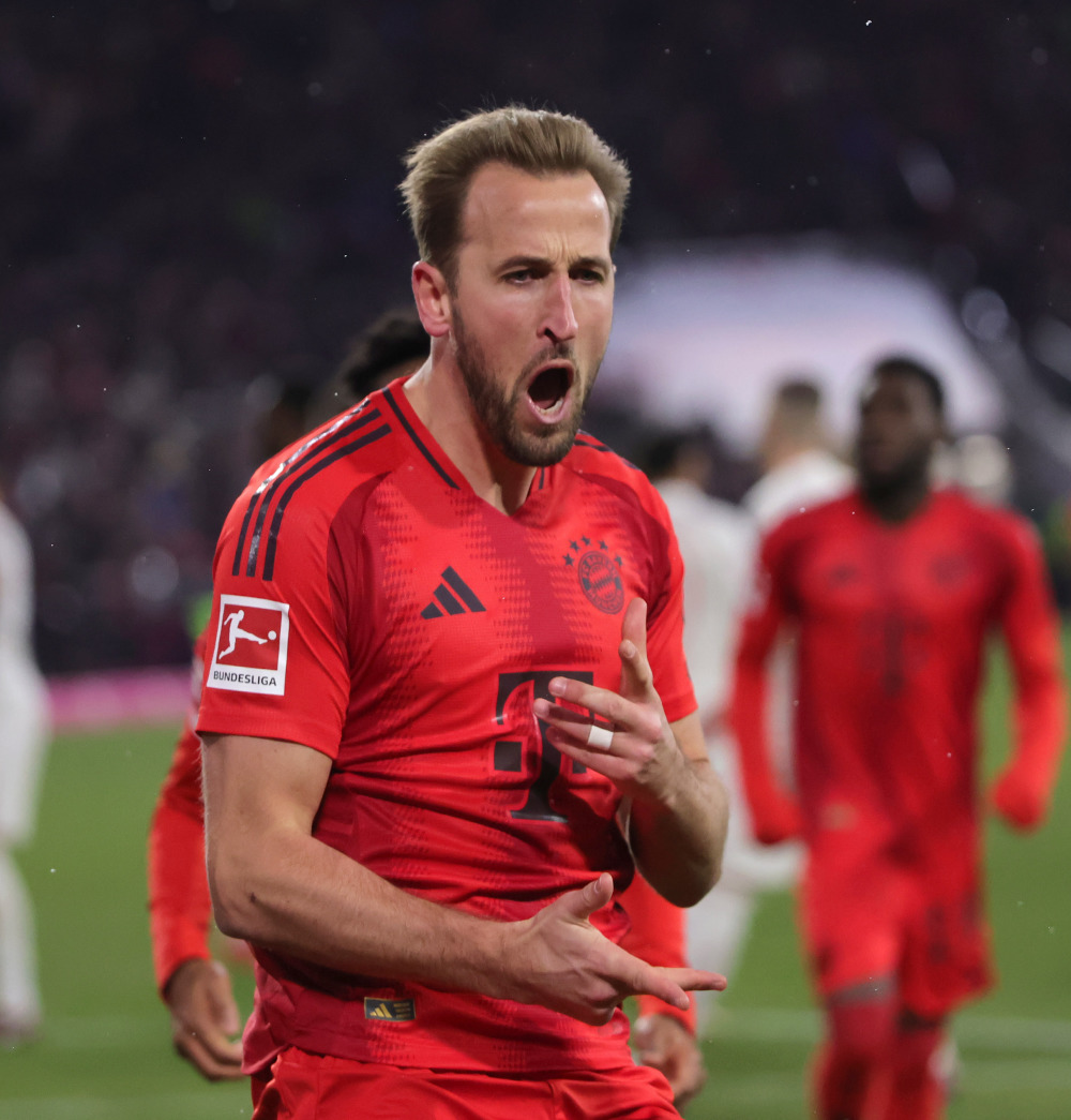 奥格斯堡足球队在训练场上集中备战 奥格斯堡足球队在训练场上集中备战