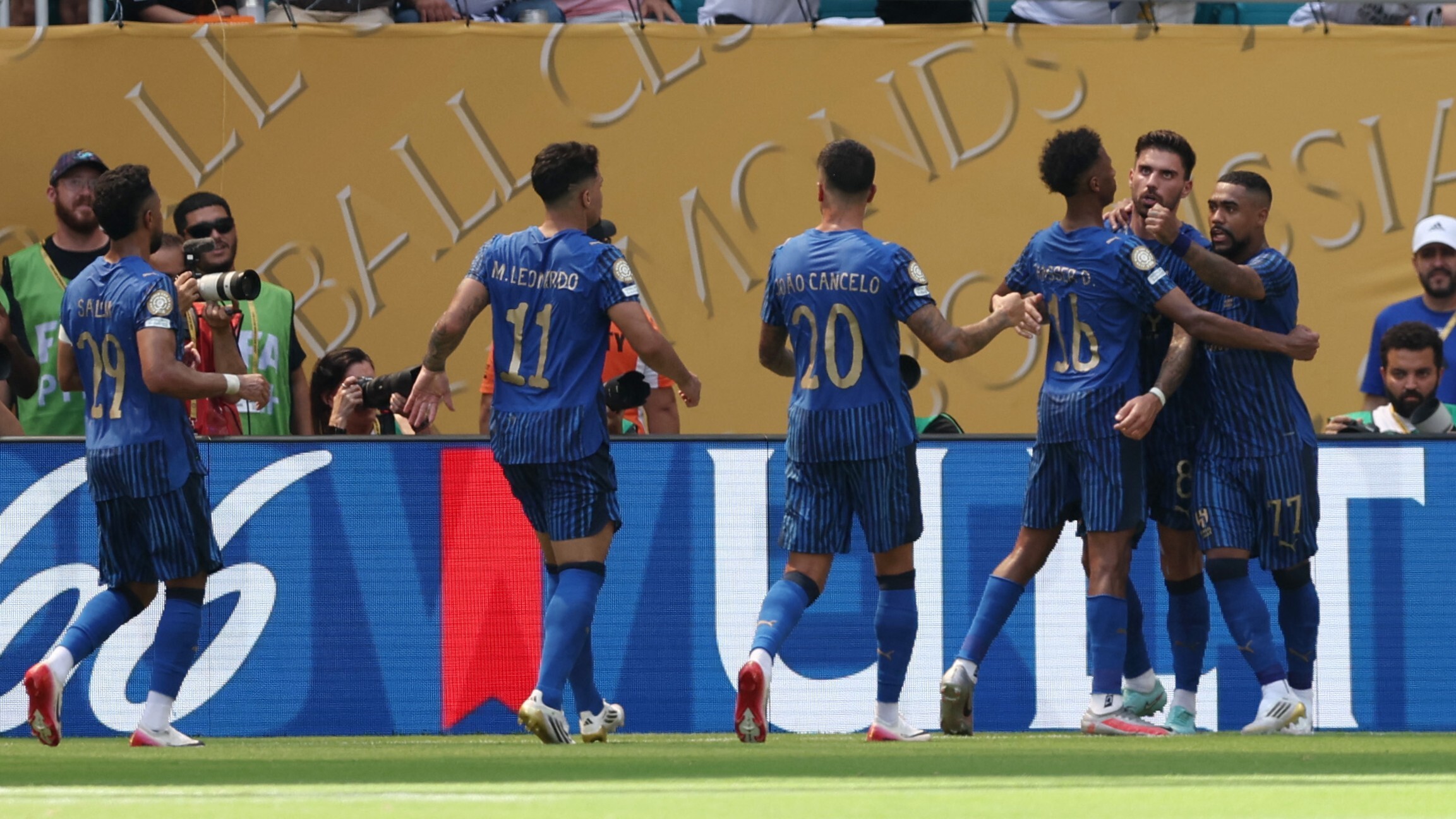 关于亚眠客场大胜尼斯,取得连胜的信息 关于亚眠客场大胜尼斯,取得连胜的信息