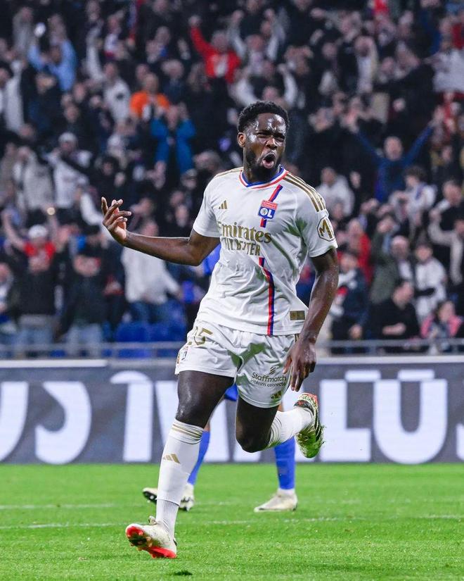 关于亚眠客场大胜尼斯,取得连胜的信息 关于亚眠客场大胜尼斯,取得连胜的信息