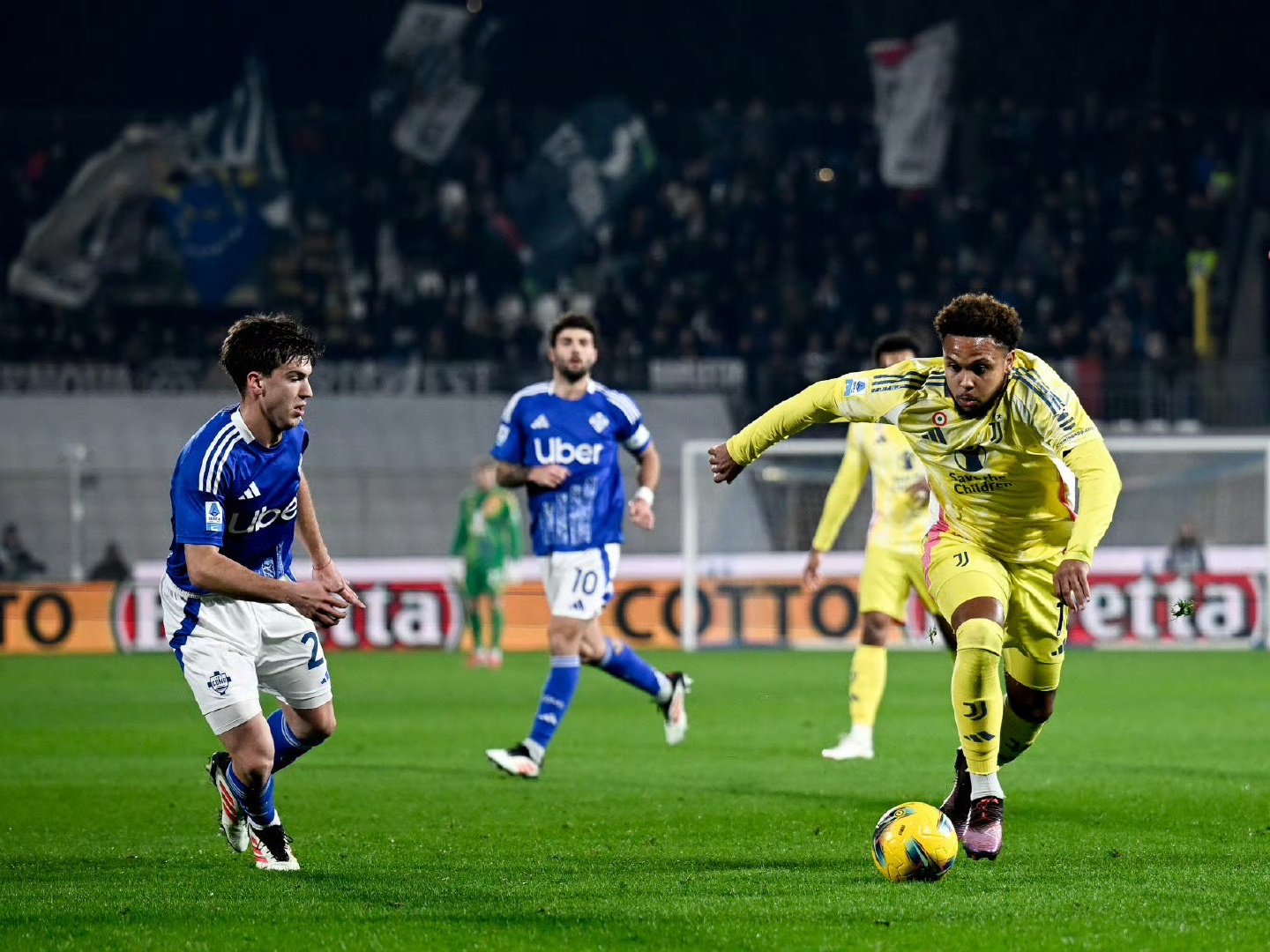 尤文图斯展现雄心，对阵阿森纳