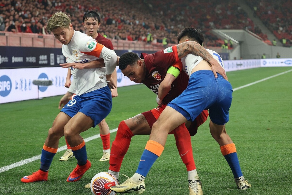 顽强对抗，双方实力对比势均力敌的简单介绍