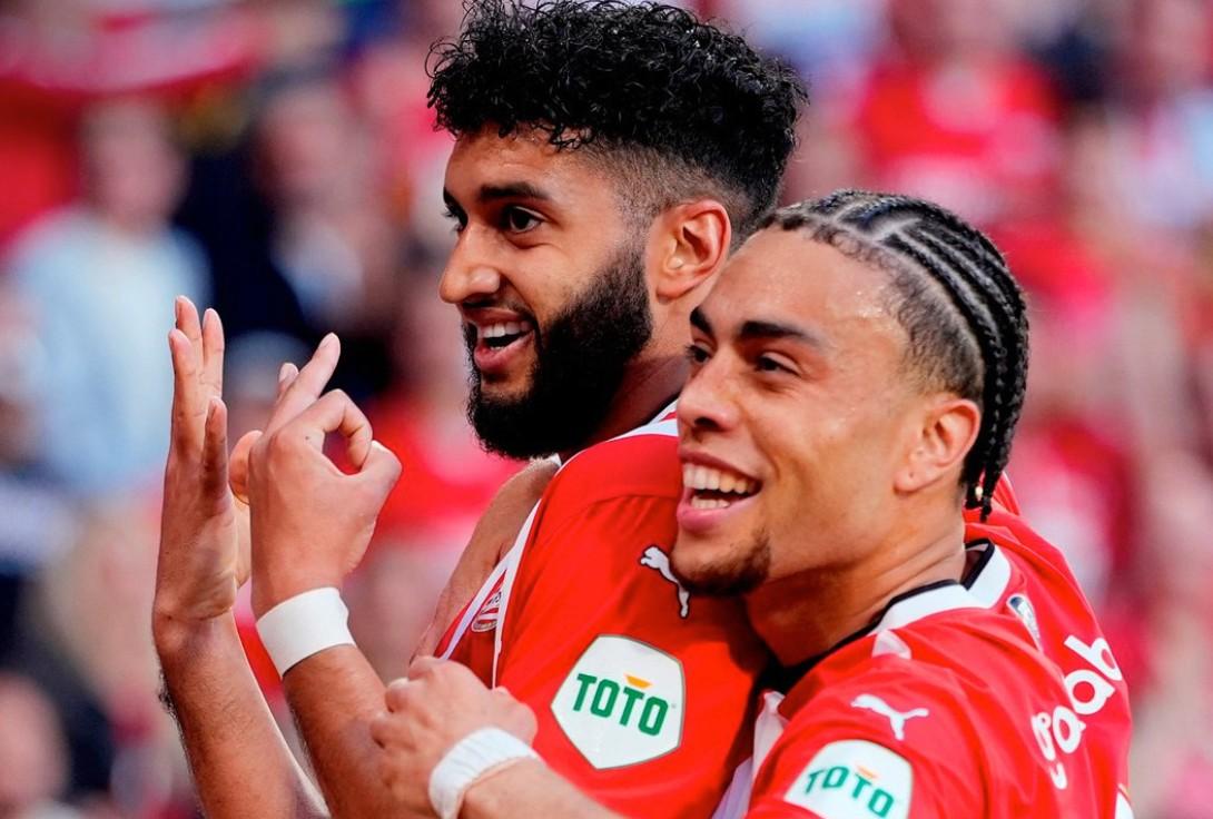 9you娱乐-艾因霍温球员表现出色，助球队实现反弹的简单介绍