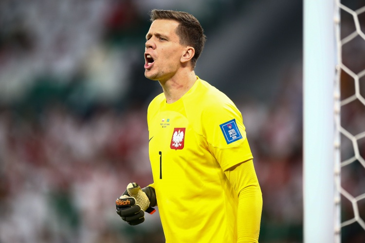 波兰突破门将十指关，力保第二