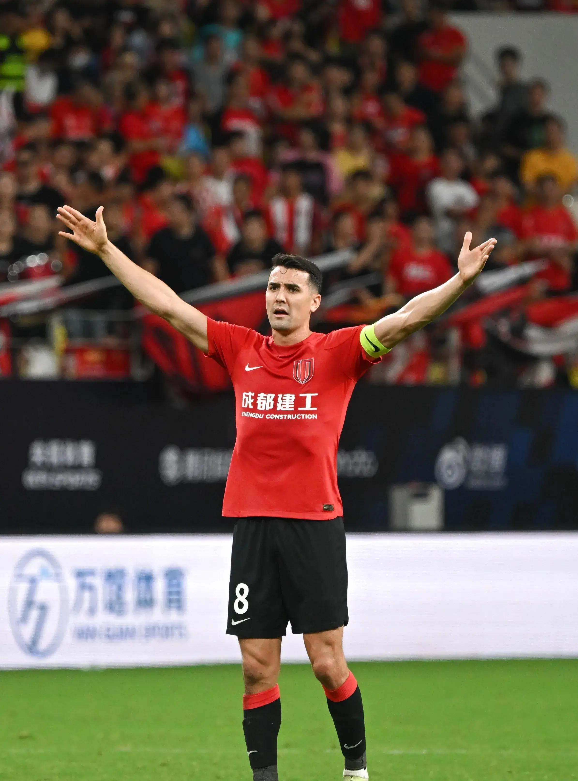 九游娱乐入口-关键时刻球星异彩纷呈，助球队逆转胜利的简单介绍