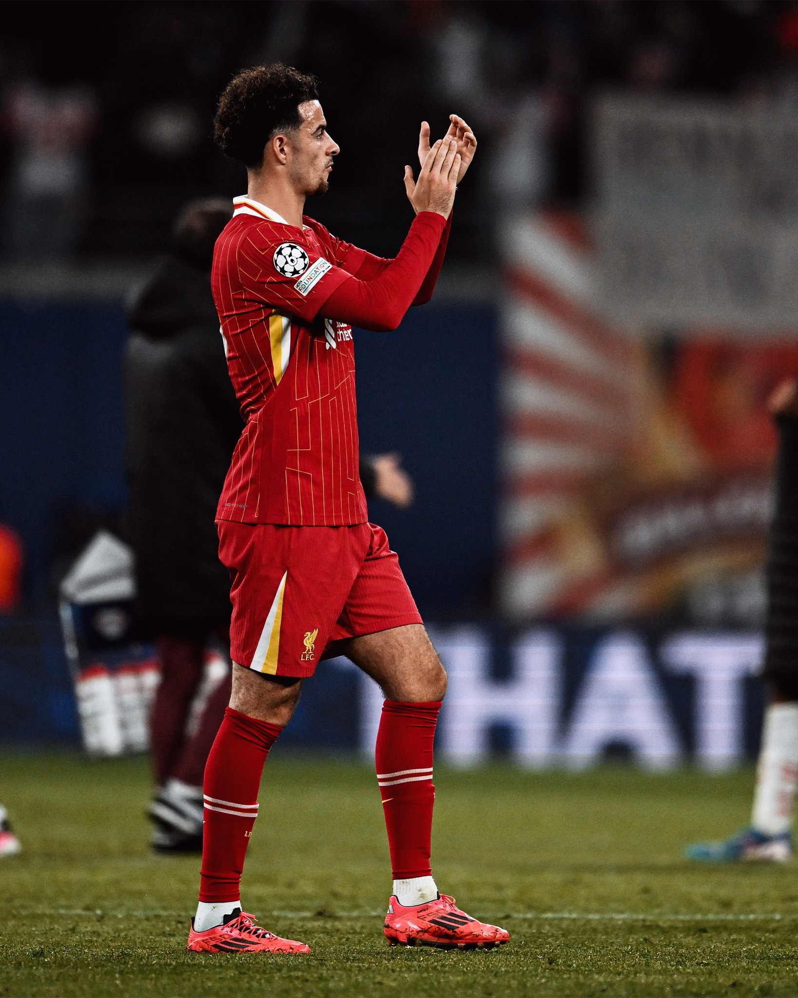 九游体育平台-关于利物浦胜出比赛，向冠军发起冲击的信息