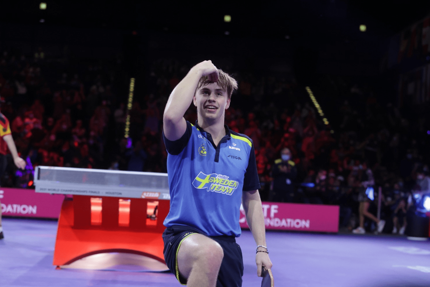 波兰队逆转瑞典队，波尔惊艳四座