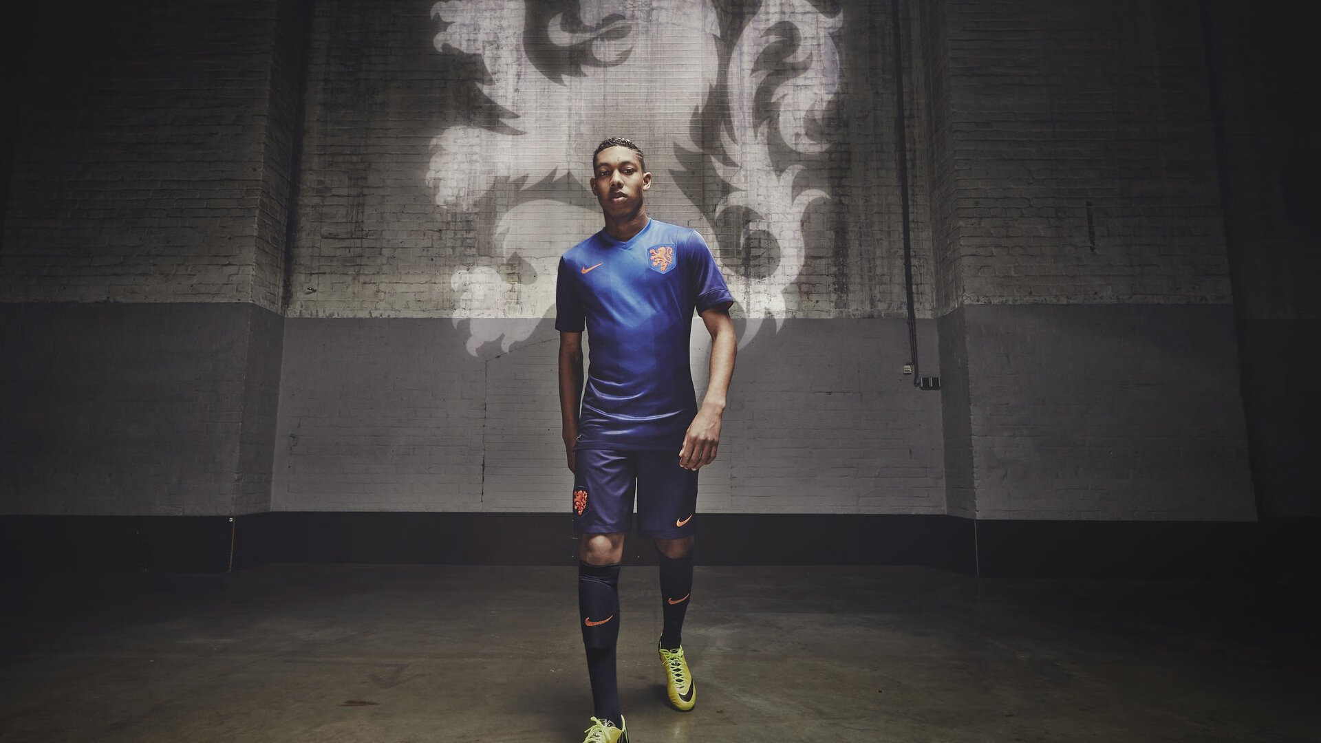 九游官网-魔都铁骑踏破三晋，班凯罗独舞映红东方