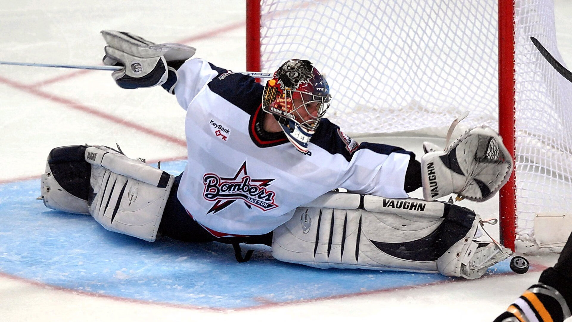 九游体育直播-巅峰对决的意外英雄，当库尔图瓦的进攻端成为西班牙无法逾越的叹息之墙