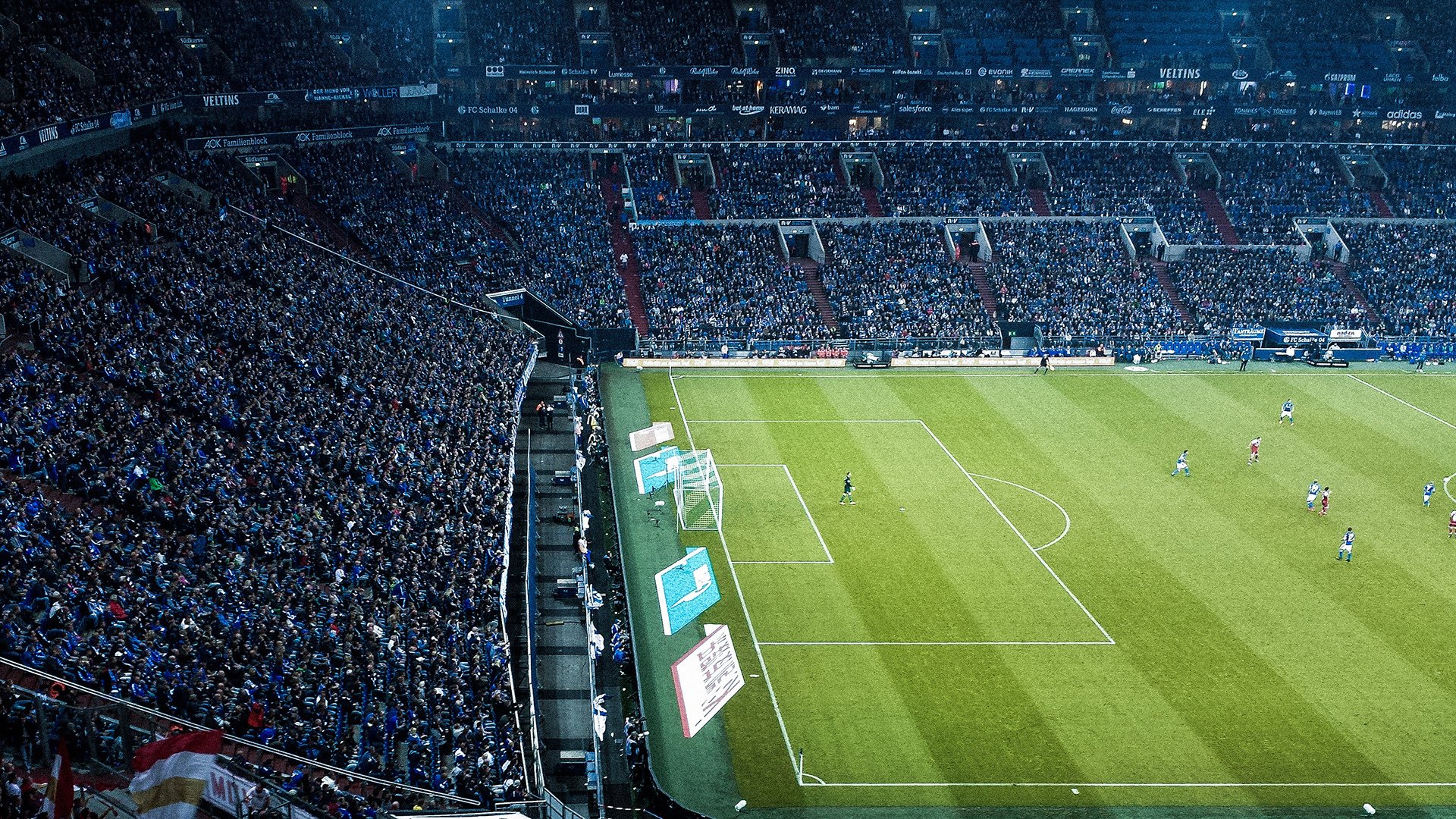 特奥引领节奏风暴,牙买加团队足球击溃卡塔尔